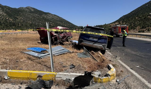 Konya'da otomobil ile cip birbirine girdi: 2 ölü, 2 yaralı!