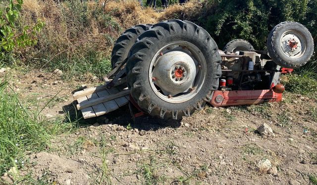 Malatya'da kontrolden çıkan traktör devrildi: 4 yaralı!