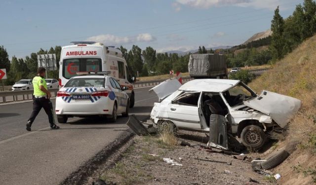 Sivas'ta feci kaza: 1 can kaybı, 4 yaralı