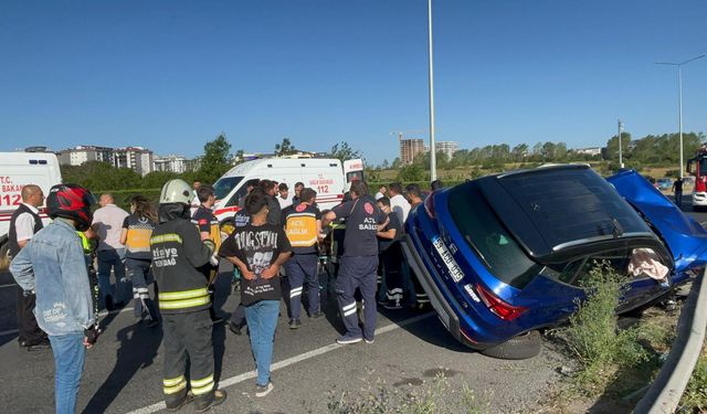 Tekirdağ’da iki otomobil kafa kafaya çarpıştı; 6 yaralı