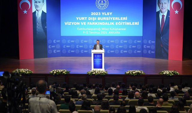 Bakan Tekin: Yurt dışına gidenler Türkiye üzerinde çalışmamalı