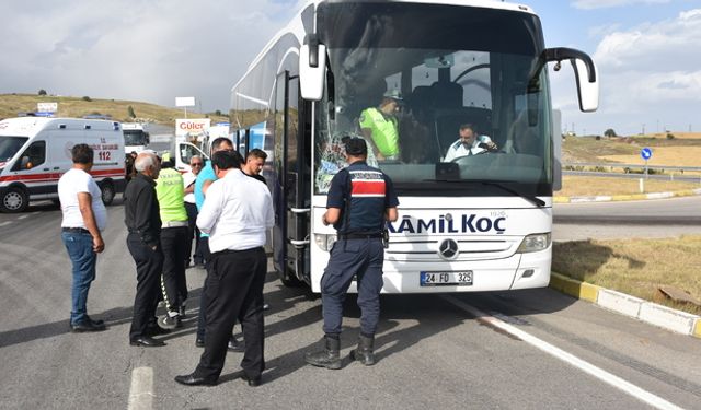 Sivas'ta yolcu otobüsü yayaya çarptı: 1 ölü