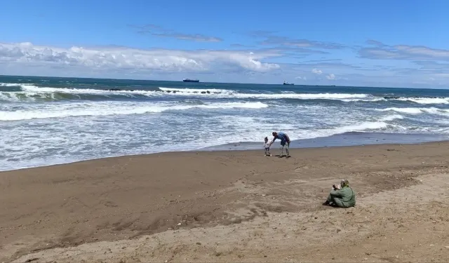 Sakarya'da denize girişler, olumsuz deniz durumu nedeniyle yine yasaklandı