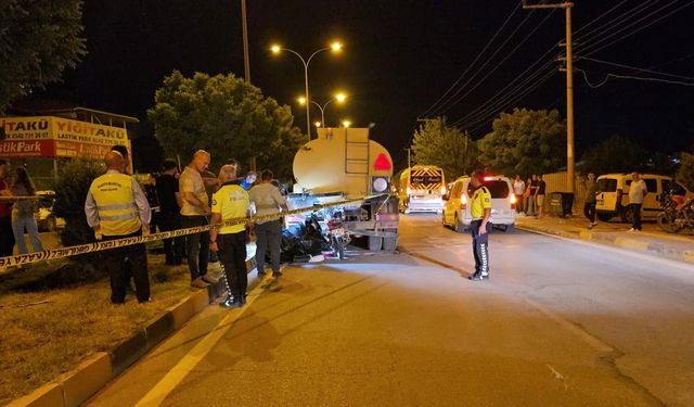 Gaziantep'te motosikletli su tankerine çarparak hayatını kaybetti