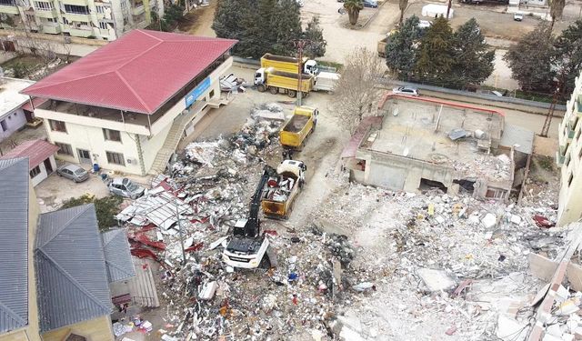 Depremde 29 kişinin hayatını kaybettiği binanın şantiye şefinden şaşırtan ifade: "Benim için kaba inşaat stajı gibiydi"