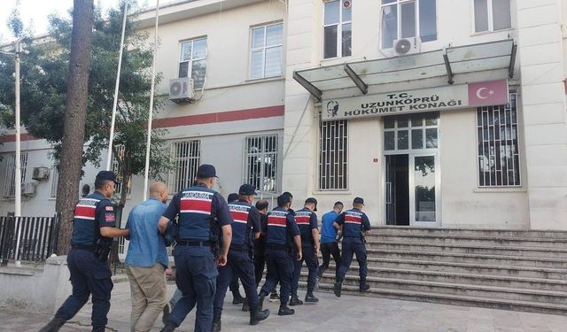 Edirne'den yurt dışına kaçmaya çalışan 4 zanlı yakalandı