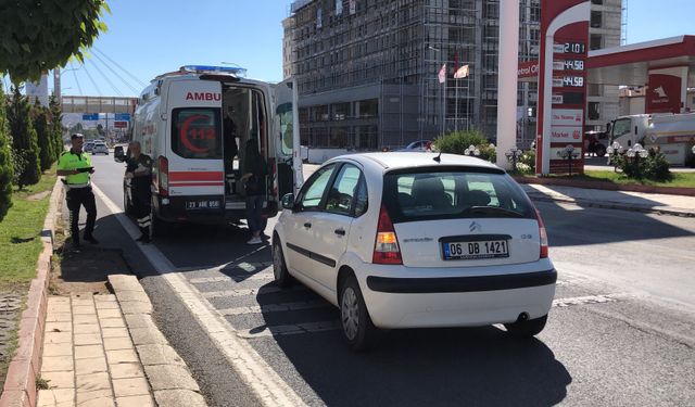 Elazığ’da otomobil yayaya çarptı: 1 yaralı