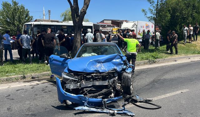 Bolu'da otomobil ikiye bölündü: 2 ölü, 3 yaralı!