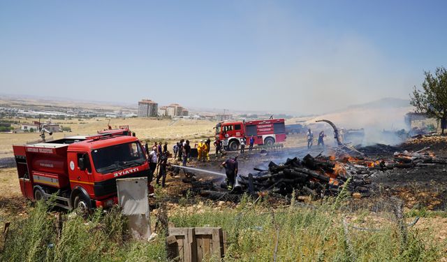 Adıyaman'da korkutan yangın: Evlere sıçramadan kontrol altına alındı