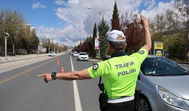Trafikte Düzce'de sıkı denetim: Kurallara uymayanlara ceza yağdı