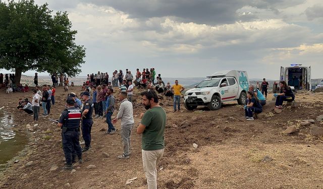 Gaziantep'te gölete giren 3 kişiden biri boğuldu 2’si kayıp