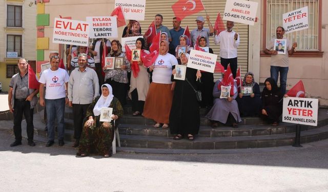 PKK tarafından kaçırılan çocuklar için ailelerin direnişi: 376'ncı aile evlat nöbetine katıldı