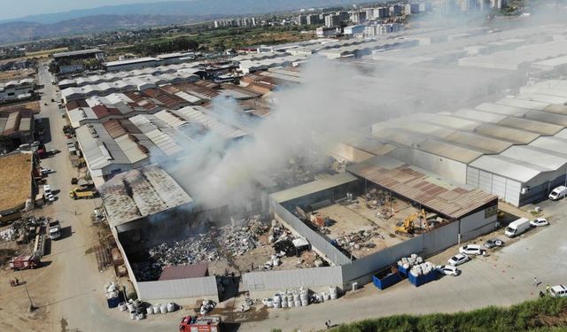 Aydın'da bir yangın daha: ASTİM OSB'deki geri dönüşüm tesisinde yangın!