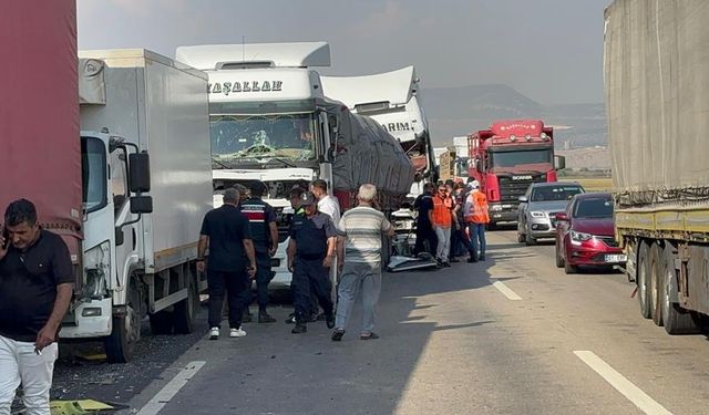 TAG Otoyolu'nda ortalık savaş alanına döndü: 1 ölü, 6 yaralı!