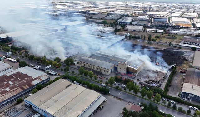 Kayseri'de kağıt fabrikasında yangın çıkmıştı: Havadan görüntülendi!