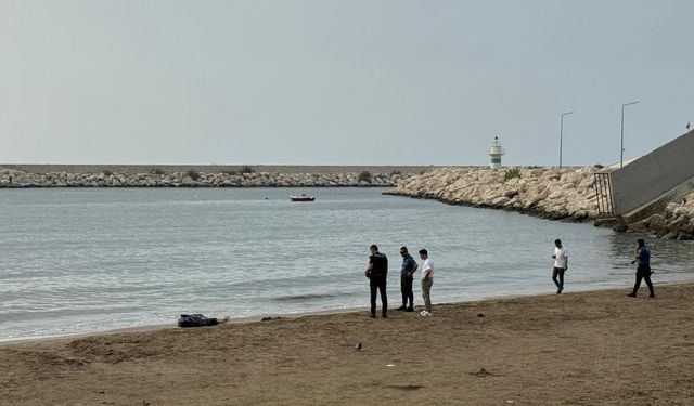 Mersin'de trajedi: Denize giren adam boğularak hayatını kaybetti!