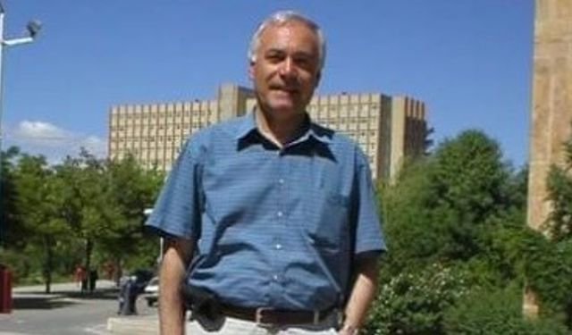 Antalya'da gizem: Emekli profesör Refik Özkan evinde ölü bulundu!