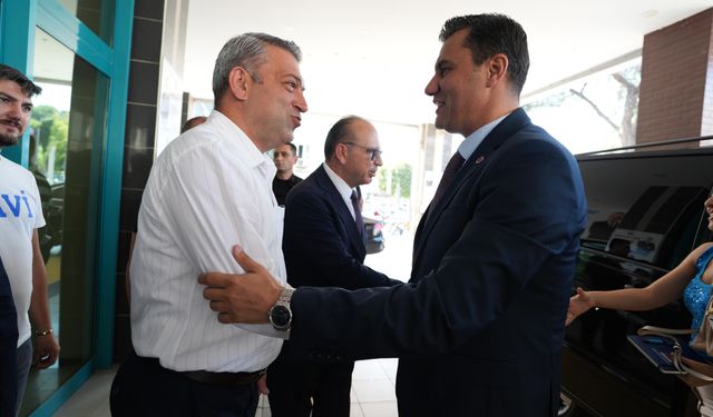 Manisa'dan Turgutlu'ya: Başkan Zeyrek'ten Çetin Akın'a destek ziyareti
