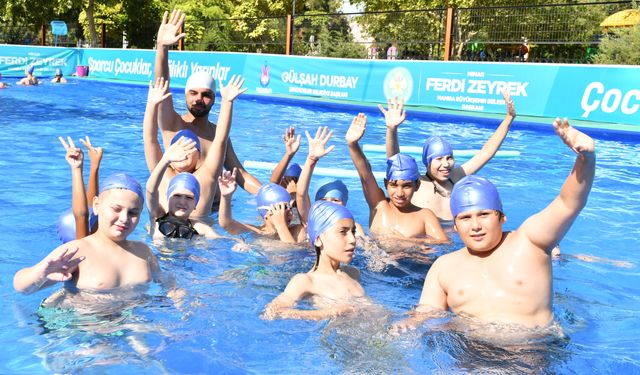 Manisa'da portatif havuzlarda ücretsiz yüzme kursları!