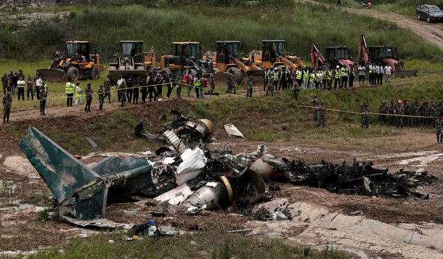 Nepal'de uçak düştü: 18 kişi hayatını kaybetti