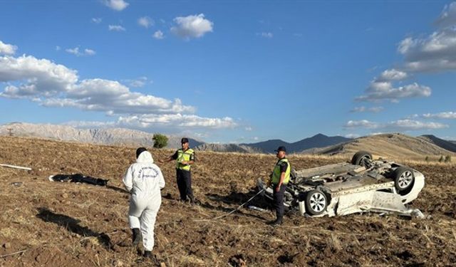 Kahramanmaraş'ta otomobil tarlaya uçtu: 1 ölü, 4 yaralı!