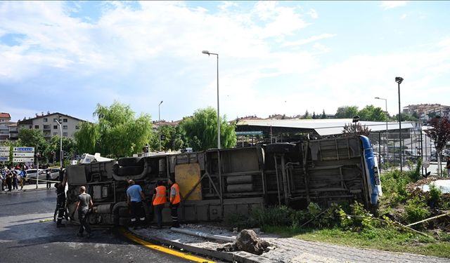 Ankara'da EGO otobüsü devrildi: 5 kişi yaralandı