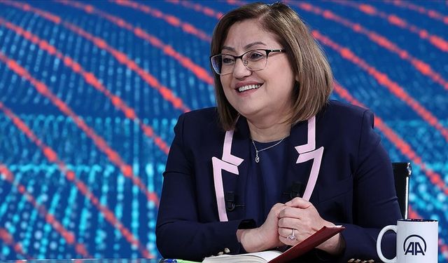 Büyükşehir Belediye Başkanları arasında Fatma Şahin zirvede