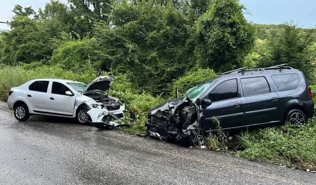 Yağışlı hava kazayı beraberinde getirdi: 6 yaralı