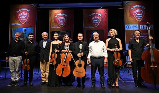 13. Uluslararası Antalya Gitar Festivali müzikseverleri buluşturdu