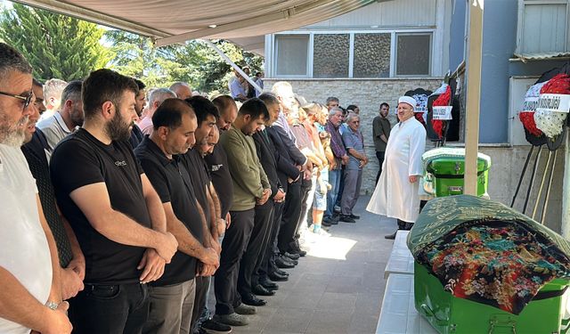 Erzincan'da hayatını kaybeden Uşaklı aile son yolculuğuna uğurlandı