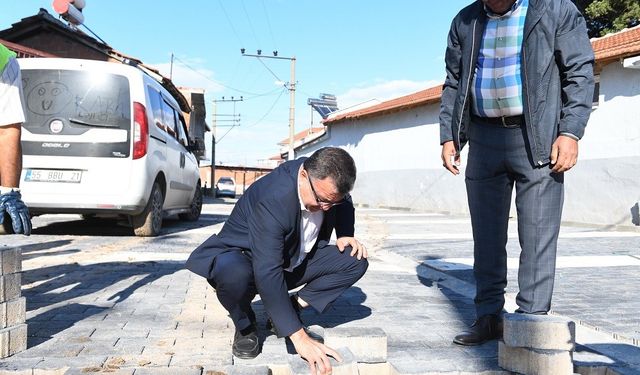 Altıeylül'de parke taşsız sokak kalmayacak