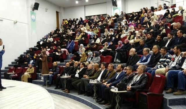 Kütahya'da "Boykot ve Helal Gıda" konferansı gerçekleştirildi