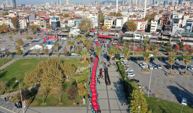 101 metrelik Türk bayrağıyla Cumhuriyet kutlaması havadan görüntülendi