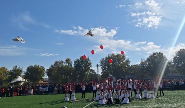 Güvercinler cumhuriyet için uçtu