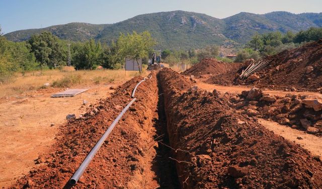 Menteşe’de 8 km su isale hattı yenilendi