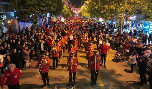 Manisa’da Fazıl Say ve Serenad Bağcan rüzgarı esti!