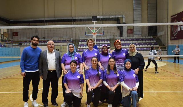 "Kadına Şiddete Sıfır Tolerans" temalı voleybol müsabakası sona erdi