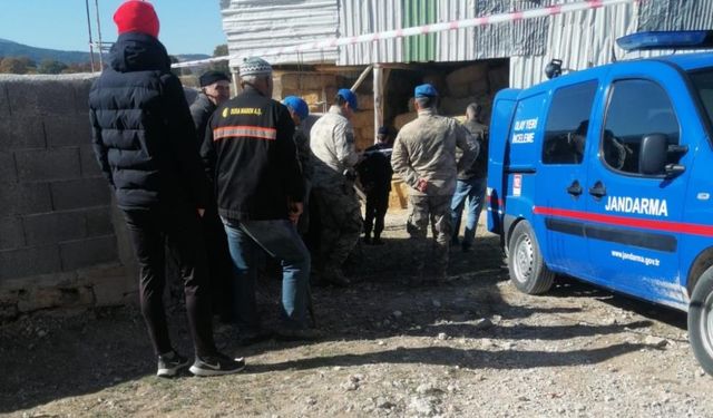 Haftalardır kayıp olarak aranan kadın evinin yanındaki samanlıkta ölü bulundu!