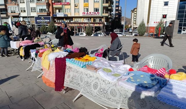 Afyonkarahisar’da kadın girişimcilerden ‘Emekçi Kadınlar’ pazarı