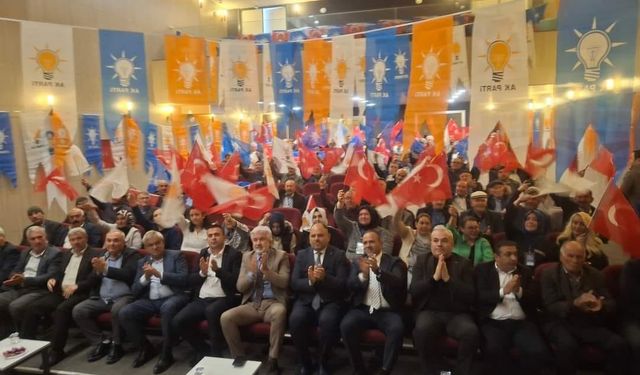 AK Parti Selendi İlçe Başkanlığına Şafak Aydoğuş seçildi