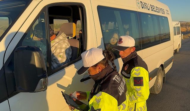 Afyon'da okul servis araçlarına denetim