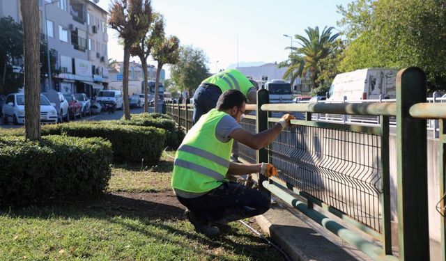 Muğla'da dere korkulukları yenileniyor