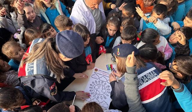 Aydın’da ekiplerden örnek davranış: Çocuk Hakları Günü'nü kutladılar