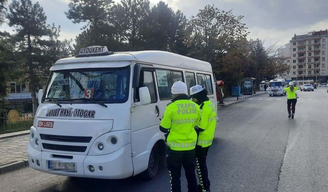 Afyonkarahisar’da minibüslere denetim arttı: Bin 914 ceza kesildi!