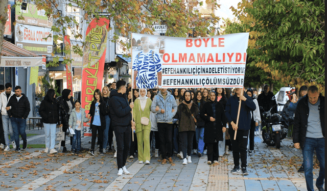 Efehan Kılıç'ın ölümüne neden olan alkollü sürücüye verilen ceza protesto edildi