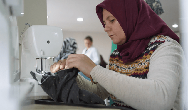 Yunusemre'de el emeği ürünler 'Kadın Dayanışma ve Eğitim Merkezleri'nde hayat buluyor!