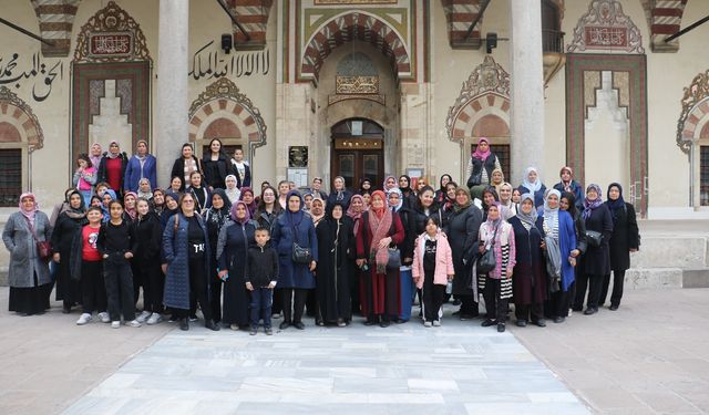 Manisa Büyükşehir Belediyesi'nden Kulalı kadınlara tarihi gezi!