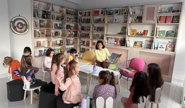 Çanakkale’de anne ve kitap sevgisi birleşti: Çocuklara özel kitapevi