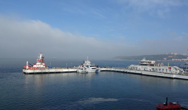 Çanakkale Boğazı'nda sisin etkisi azaldı, geçişler tekrar açıldı