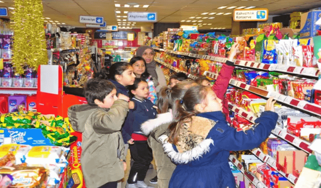 Manisa'da ilkokul öğrencilerinden bilinçli tüketici denetimi